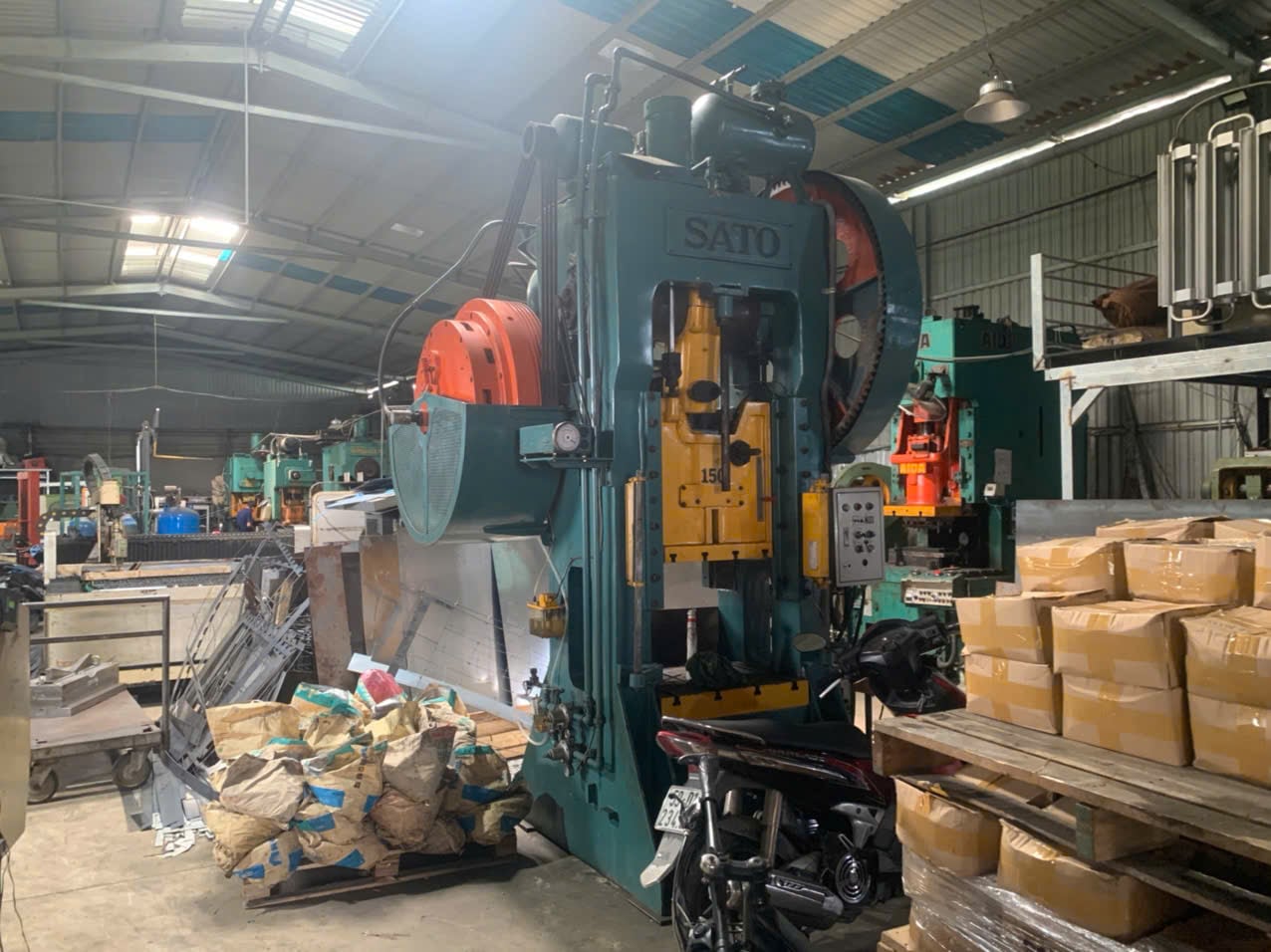 Stamping machines 4.jpg